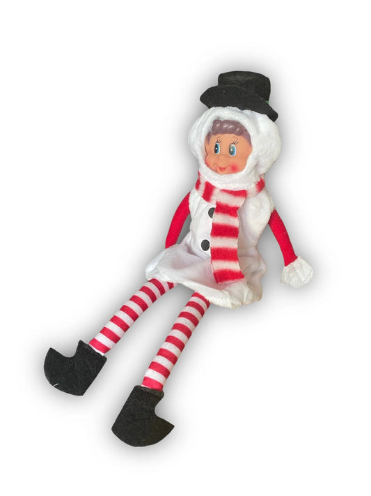 Lutin en costume de bonhomme de neige blanc, chapeau haut de forme noir et écharpe rayée rouge